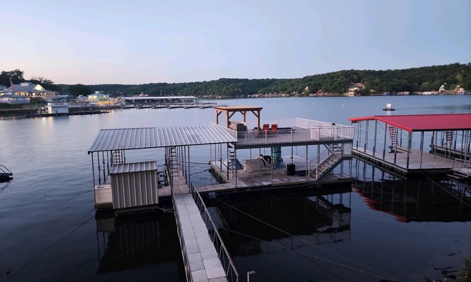 Gravois Mills House | beautiful lake house on lake of the ozarks