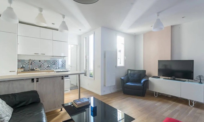 14th Arrondissement Apartment | ★ Beautiful Large Flat, 15min from Paris center