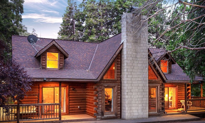 Alta Sierra Cabin | Beautiful log cabin! Hike, Bike, ski, relax!