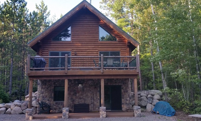 Orr Cabin | Beautiful Log Cabin on Remote Lake, with Limited Public Access.