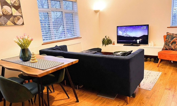Bushey Apartment | Beautiful, modern home in Hertfordshire