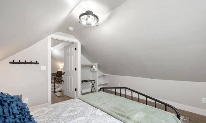 Caldwell House | Beautiful Modern-Renovated House w/ Great Location