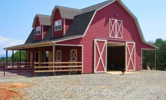 Leicester House | Beautiful Mountain Views on 35 Acre Horse Farm!