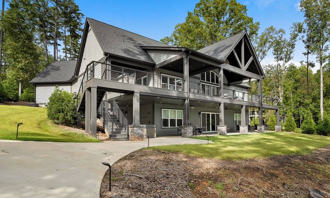 West Union House | Beautiful New Construction on Lake Keowee