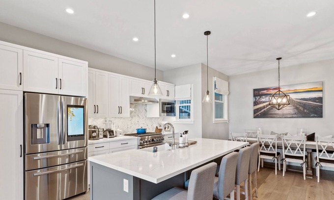 Cow Hollow Condo | Beautiful, Newly Renovated, High-Tech Condo