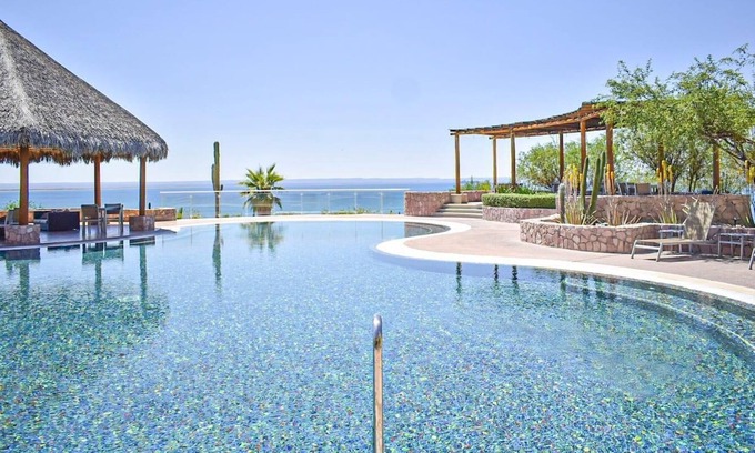 La Paz House | Beautiful ocean view condo At Puerta Cortes with pool and Gym Great view!