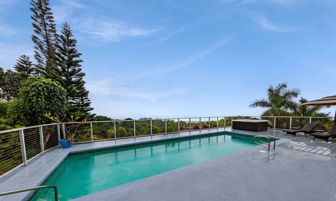 Kailua-Kona House | Beautiful Oceanview Homes and Studio w/ Pool + Spa