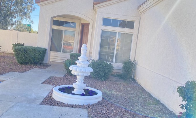 Maryvale Village House | Beautiful palace 1 mile from State Farm Stadium