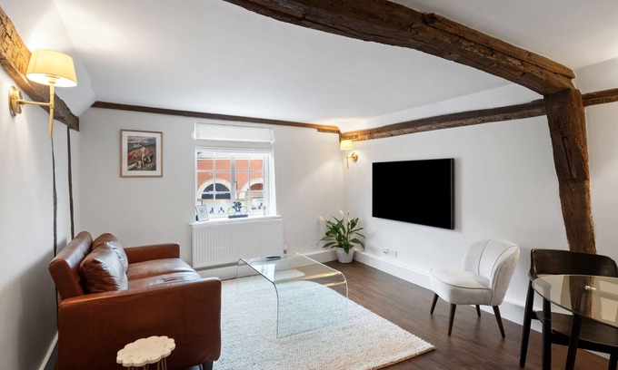 Braintree Apartment | Beautiful period property in historic town