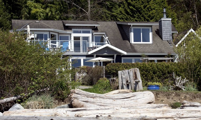 Gibsons House | Beautiful pet friendly Beach House, available at monthly rental rate