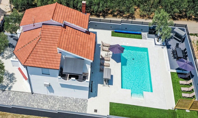 Biograd na Moru House | Beautiful private villa for 10 guests with private pool, WIFI, A/C, TV and terrace