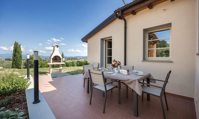 Carmignano Villa | Beautiful private villa with WIFI, A/C, pets allowed, panoramic view and parking, close to Flore.