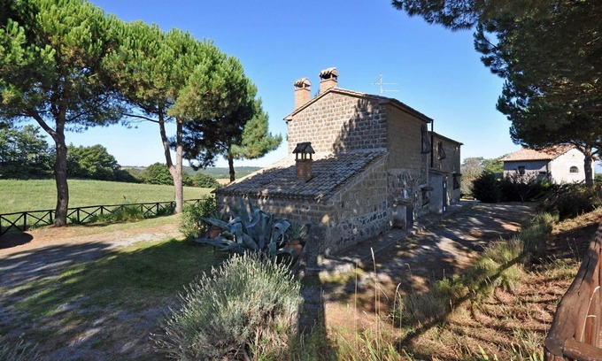 Orvieto Villa | Beautiful private villa for 9 people with WIFI, private pool, TV, pets allowed and panoramic view