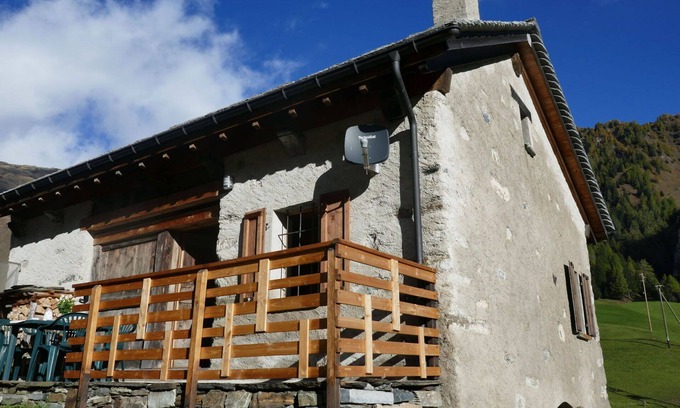 Blenio House | Beautiful private villa for 5 guests with WIFI, TV, pets allowed and panoramic view