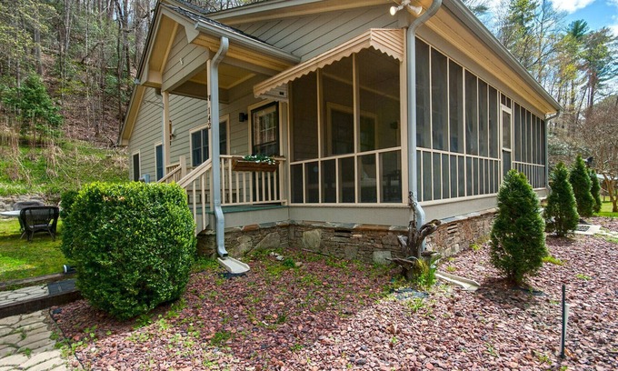 Sunset House | Beautiful private cottage on Eastatoee River