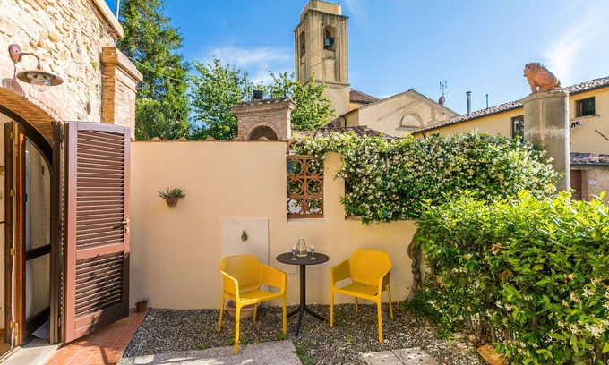 Guardistallo House | Beautiful private villa for 3 guests with WIFI, A/C, TV, patio and pets allowed