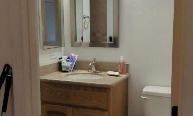 Foothills House | Beautiful private room, garden!