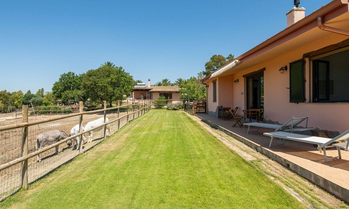 Quartucciu House | Beautiful private villa for 6 guests with A/C, TV, patio and panoramic view