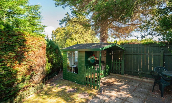South Galson House | Beautiful private villa for 4 guests with WIFI, TV, pets allowed and parking