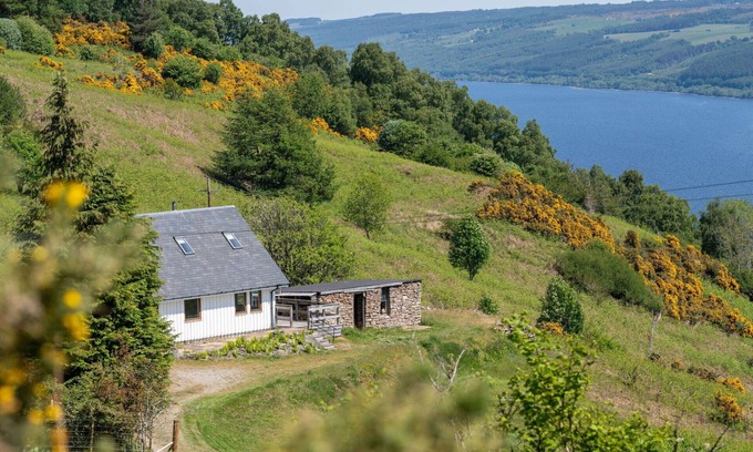 East Lewiston House | Beautiful private villa for 7 people with WIFI, TV, patio and pets allowed