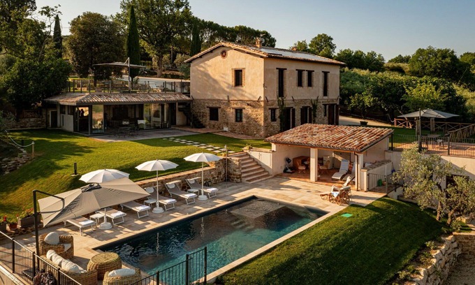 Castel Ritaldi Villa | Beautiful private villa with private pool, WIFI, A/C, TV, patio and panoramic view, close to Spo.