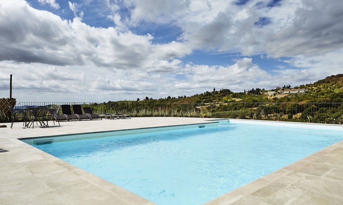 Capolona Villa | Beautiful private villa for 18 people with WIFI, private pool, TV and pets allowed, close to Are.