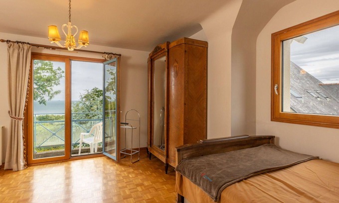 Ille-et-Vilaine House | Beautiful private villa for 13 people with WIFI, TV and terrace