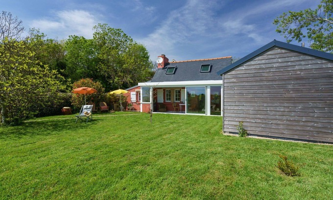 Pouldreuzic House | Beautiful private villa for 2 guests with TV and terrace