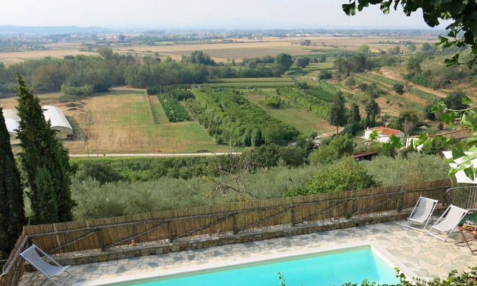 Cascine-La Croce Villa | Beautiful private villa for 9 guests with A/C, private pool, WIFI, TV, terrace and pets allowed