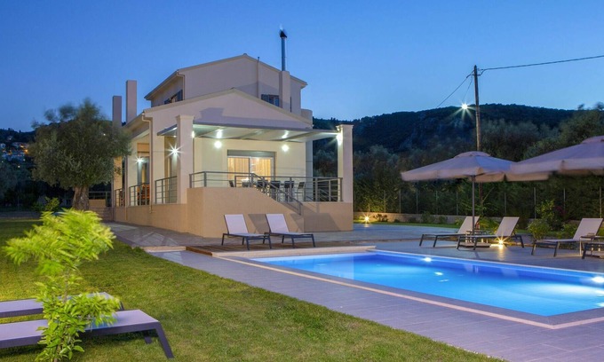 Agios Ioannis Villa | Beautiful private villa for 8 people with A/C, private pool, TV, balcony and parking