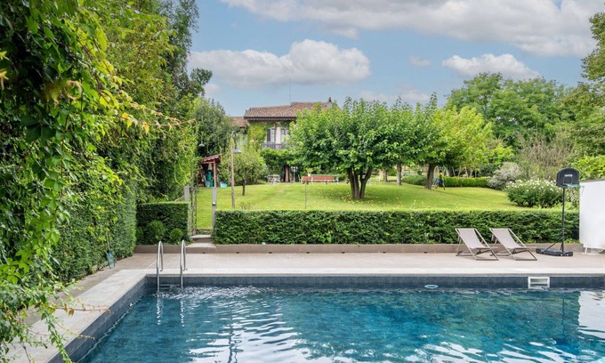 Moncalieri House | Beautiful private villa for 12 people with A/C, private pool, WIFI, TV and patio