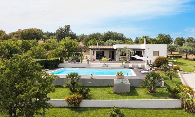 Casale Modica Villa | Beautiful private villa with private pool, WIFI, A/C, TV, terrace, panoramic view and parking