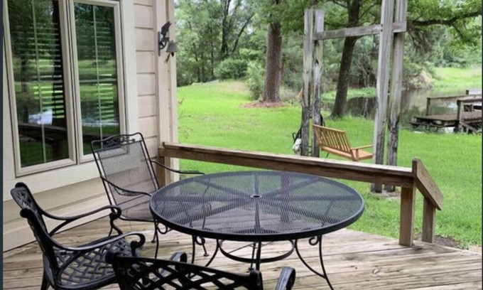 Anderson Cabin | Beautiful remodeled cabin on breathtaking ranch!