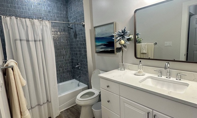 Redevelopment Area Condo | Beautiful Remodeled Downtown Naples Penthouse Condo Right off 5th Avenue.