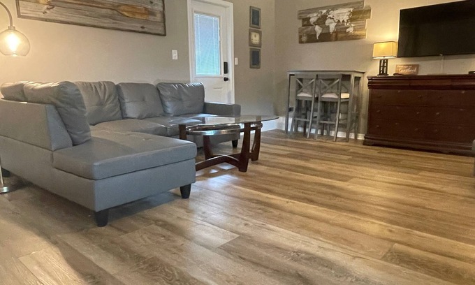 Pensacola Apartment | Beautiful Renovated Studio Close to Pensacola Beach