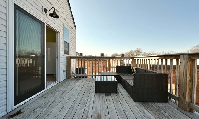 Germantown House | Beautiful Renovated 3-bedroom house with WiFi and AC in lovely Louisville