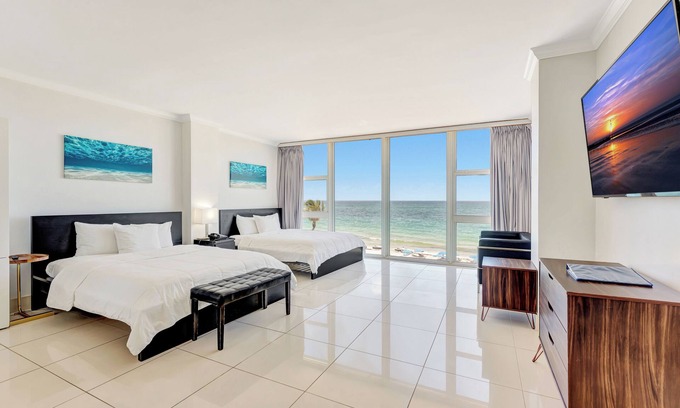 Bermuda Riviera Condo | Beautiful room steps from the Beach
