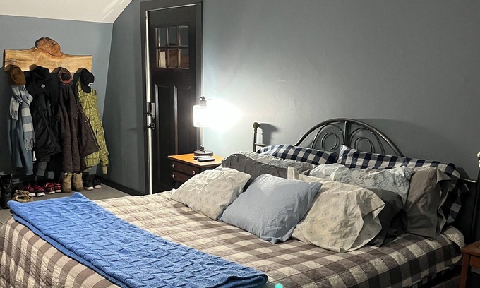 Palermo House | Beautiful Sheepscott Pond