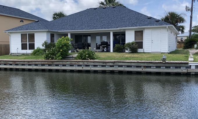 Key Allegro House | Beautiful Single-Story Canal-Front Home in Exclusive Key Allegro