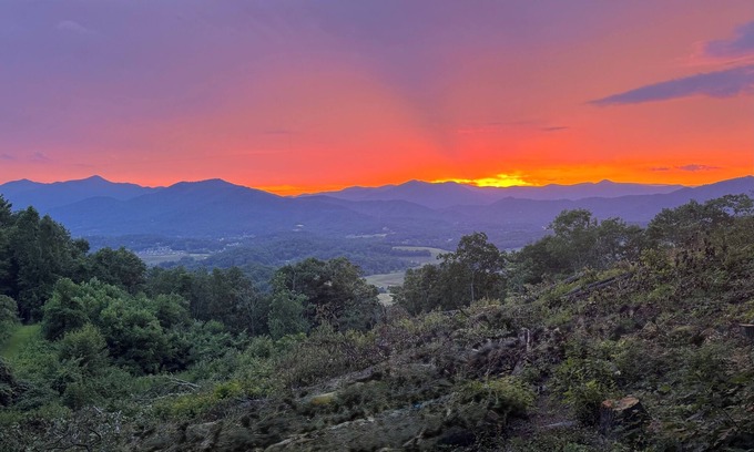 Waynesville House | Beautiful Smoky Mountain Sunsets