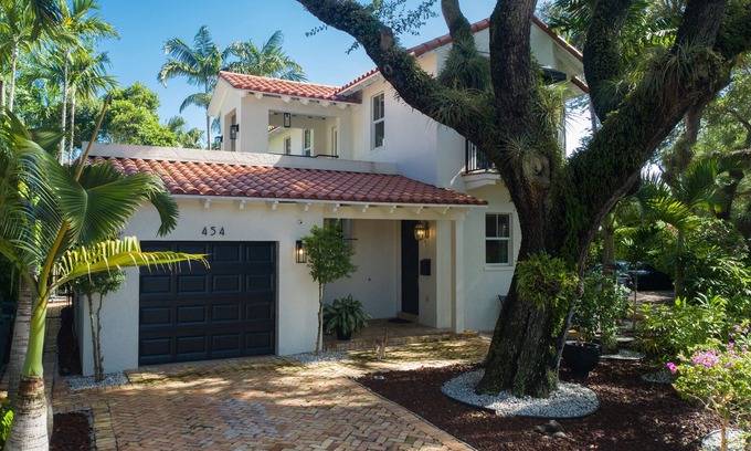 Southwest Coconut Grove House | Beautiful Spanish Style Home In The Heart of Coral Gables