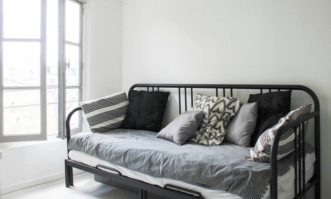 Notre-Dame Apartment | Beautiful studio for 2 in Versailles