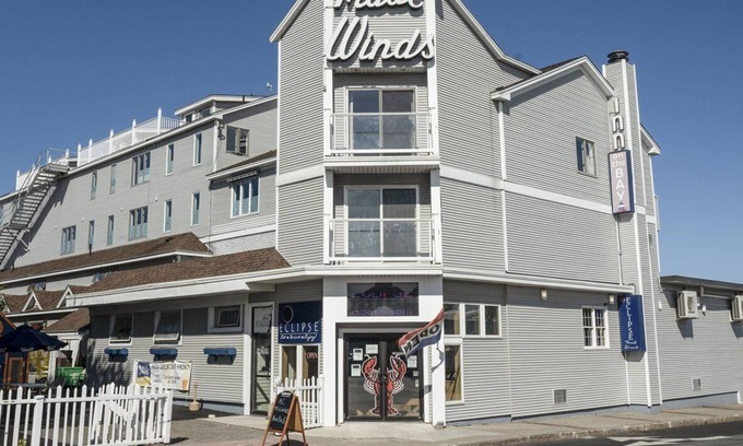 Rockland Apartment | Beautiful studio unit at resort, sleeps 4