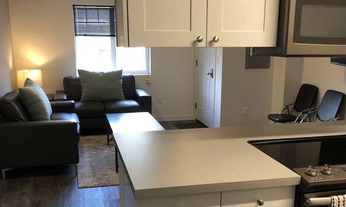 Sitka Apartment | Beautiful Three Bedroom, Two Bath with Mountain Views