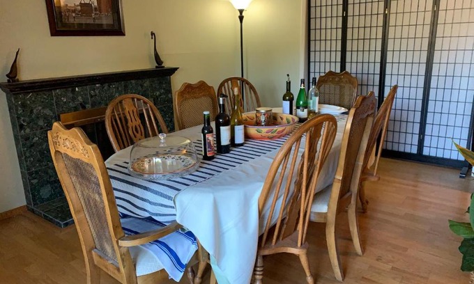 Saratoga House | Beautiful Two-Story Saratoga House w Big Yard