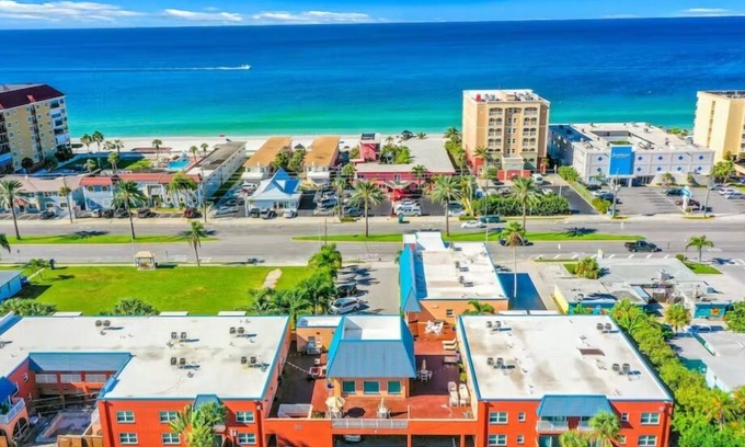 North Redington Beach Condo | Beautiful Condo, with Gulf Beach access across the street.