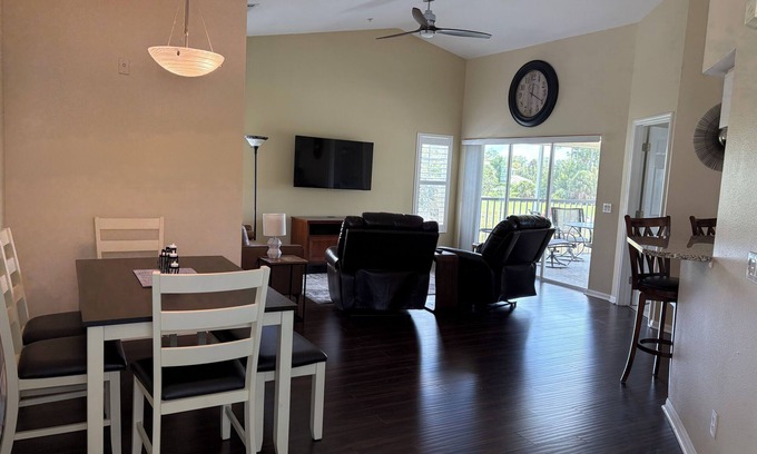 Plantation Condo | Beautiful Venice 3B/2B Condo on Golf Course