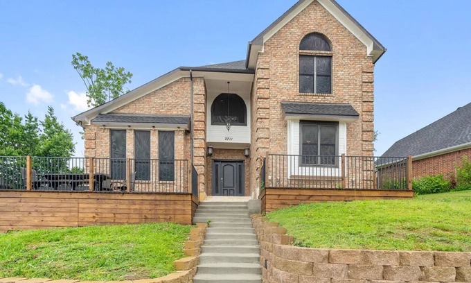 North Central Carrollton House | Beautiful view house in Carrollton