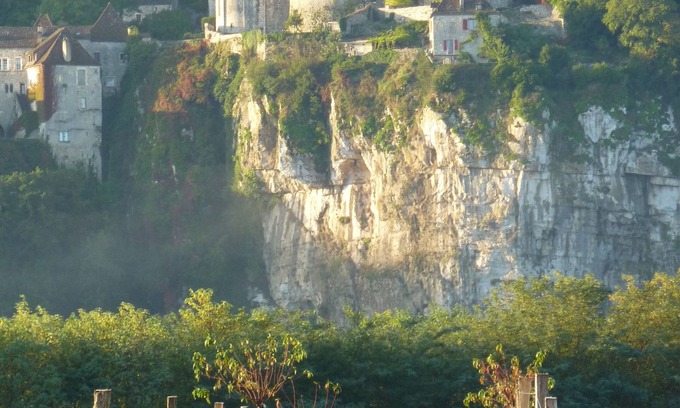 Saint-Cirq-Lapopie Villa | Beautiful Villa with Stunning View in Saint Cirq Lapopie