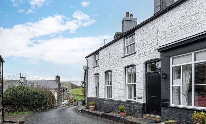 Gwynedd- Snowdonia House | Beautiful villa for 7 people with WIFI, terrace and pets allowed